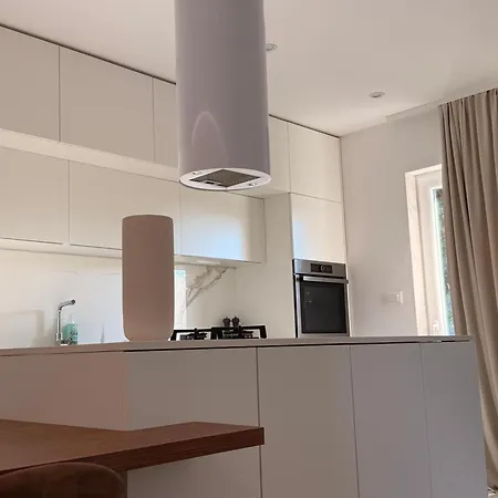 Modern Elegance With Garden And Private Parking *
