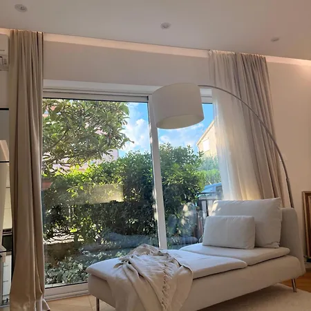 Modern Elegance With Garden And Private Parking *