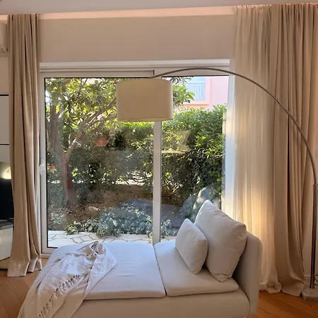 Modern Elegance With Garden And Private Parking Appartement Split
