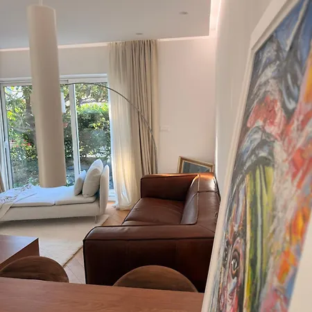Modern Elegance With Garden And Private Parking *