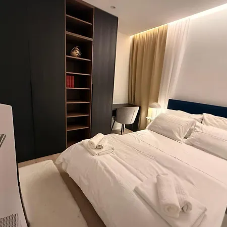 Appartement Modern Elegance With Garden And Private Parking Split